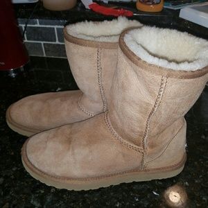Women's uggs size 8